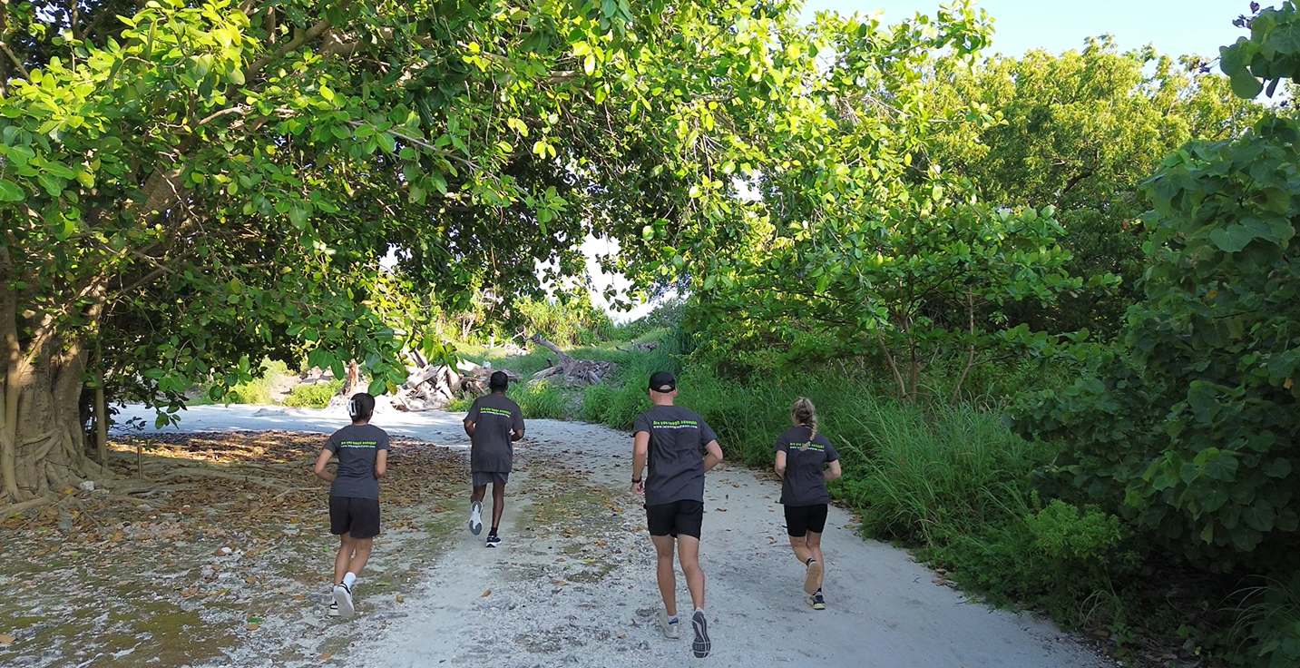 Island Gladiator Maldives volunteers